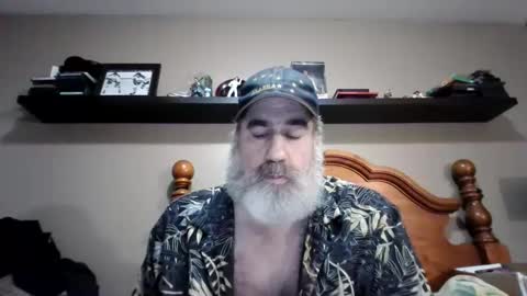 Snapshot of straightbear4you chatting on 17, 9, 2025 Straightbear4you online show from 17, 9, 2025