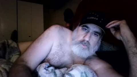 Snapshot of straightbear4you chatting on 11, 6, 2026 Straightbear4you online show from 11, 6, 2026