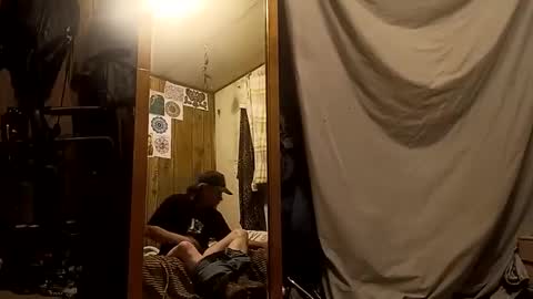 straightmaletouse online show from 2, 4, 2026