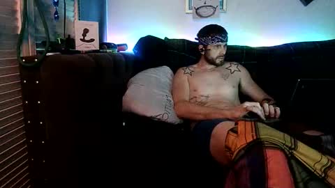 straitpipermann22 online show from 15, 4, 2026