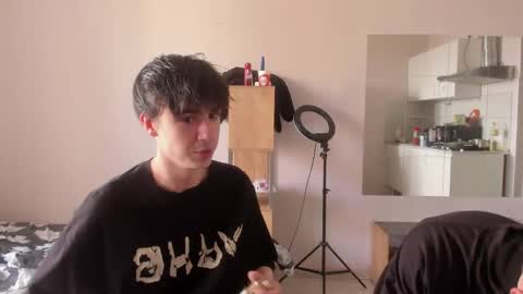 Snapshot of stralght_twinks chatting on 9, 5, 2026 Ray online show from 9, 5, 2026
