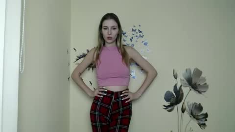 Snapshot of stranger_giirl chatting on 16, 12, 2024 Amalia online show from 16, 12, 2024