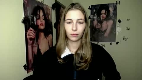 Snapshot of stranger_giirl chatting on 28, 9, 2025 Amalia online show from 28, 9, 2025