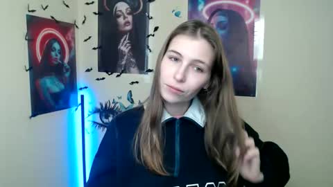 Snapshot of stranger_giirl chatting on 28, 10, 2025 Amalia online show from 28, 10, 2025