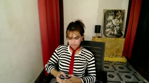 strawberry_kisses143 online show from 12, 6, 2026