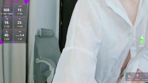 strawberry_loveee online show from 9, 11, 2025