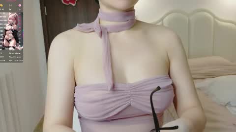 Snapshot of strawberry_loveee chatting on 29, 6, 2026 strawberry_loveee online show from 29, 6, 2026