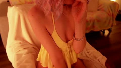 Strawberry Emma online show from 23, 7, 2026