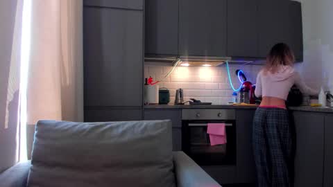 Tati and Lola online show from 17, 10, 2025