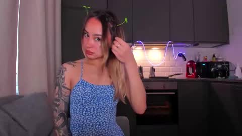 Tati and Lola online show from 12, 11, 2025