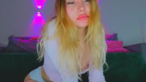 Tati and Lola online show from 18, 4, 2026