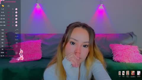 Snapshot of strawberrypie99 chatting on 28, 5, 2026 Tati and Lola online show from 28, 5, 2026
