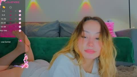 Snapshot of strawberrypie99 chatting on 1, 6, 2026 Tati and Lola online show from 1, 6, 2026