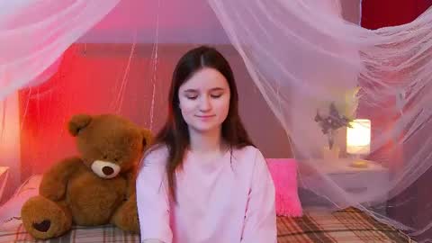 Snapshot of strawbunnybite chatting on 22, 5, 2026 Bunny online show from 22, 5, 2026