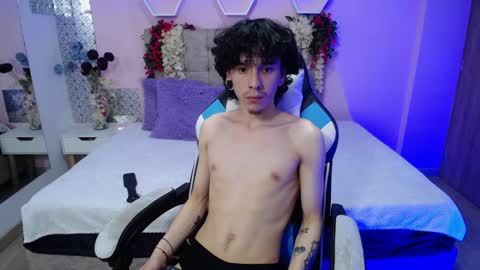 Snapshot of strip_demons chatting on 3, 12, 2024 Nikolas And Sophia online show from 3, 12, 2024