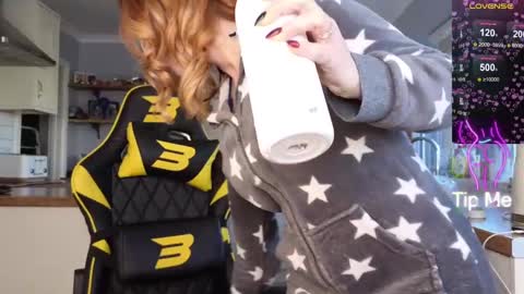 Amorina online show from 30, 1, 2025