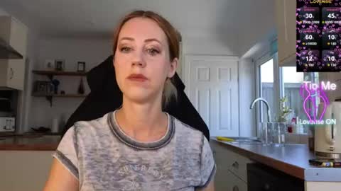 Snapshot of stripmequick chatting on 25, 6, 2026 Amorina online show from 25, 6, 2026