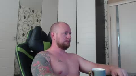 Snapshot of strongass18 chatting on 23, 6, 2026 Alex online show from 23, 6, 2026