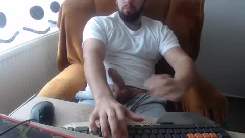 Snapshot of strongcoffee10 chatting on 17, 11, 2025 StrongCoffee online show from 17, 11, 2025