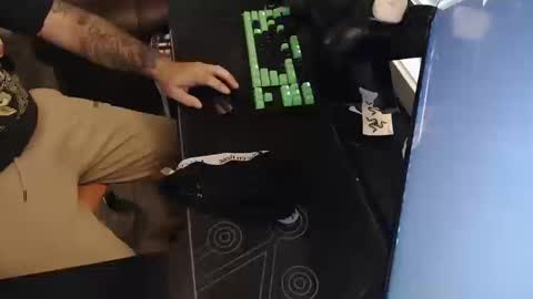 stud69861714 online show from 11, 10, 2025