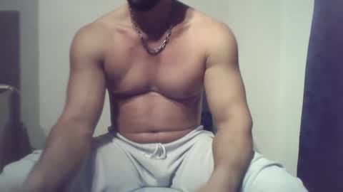 Snapshot of studdotcom chatting on 8, 1, 2025 Ero online show from 8, 1, 2025