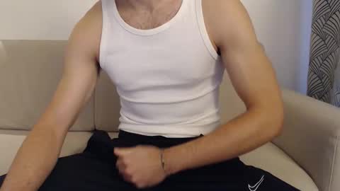 Snapshot of studfromparis chatting on 23, 10, 2025 Stud From Paris online show from 23, 10, 2025