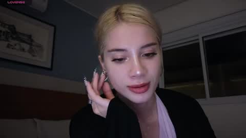 Sofa online show from 28, 3, 2026