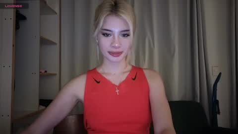 Sofa online show from 9, 4, 2026