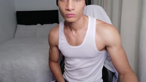 stylish man online show from 10, 4, 2026