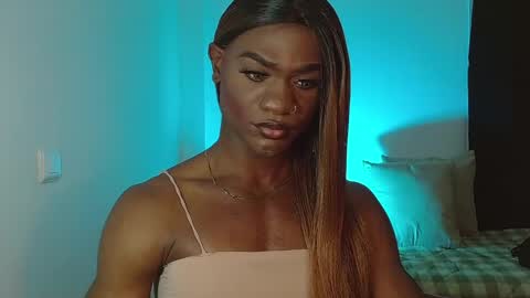 Snapshot of suannyklatten_ chatting on 5, 2, 2025 Suanny Klatten It is my account independent online show from 5, 2, 2025