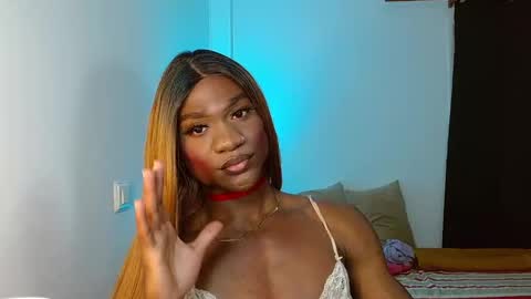 Snapshot of suannyklatten_ chatting on 5, 3, 2025 Suanny Klatten It is my account independent online show from 5, 3, 2025