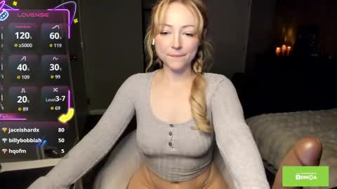 Snapshot of sub_button chatting on 8, 10, 2025 Button online show from 8, 10, 2025