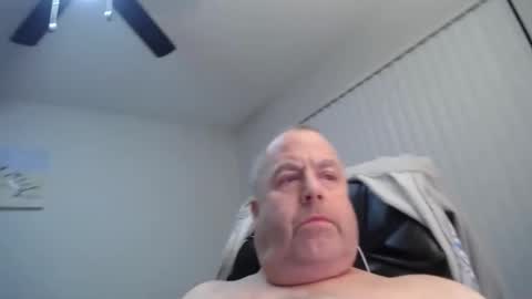 Snapshot of subswichuser00060960 chatting on 18, 12, 2024 subswitchuser online show from 18, 12, 2024