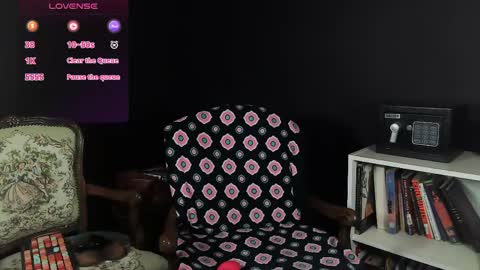 Snapshot of suburban_sickness chatting on 27, 5, 2026 Polly online show from 27, 5, 2026