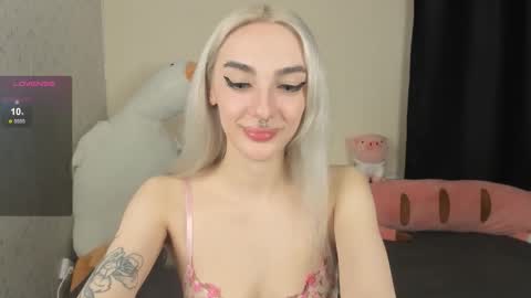 Snapshot of succubantra chatting on 24, 10, 2025 Chloe online show from 24, 10, 2025