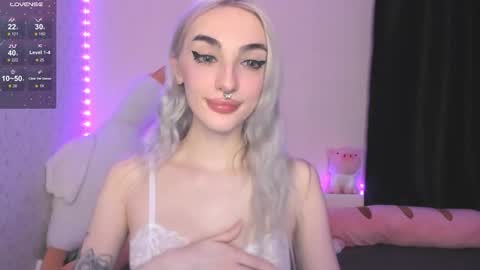 Snapshot of succubantra chatting on 28, 11, 2025 Chloe online show from 28, 11, 2025