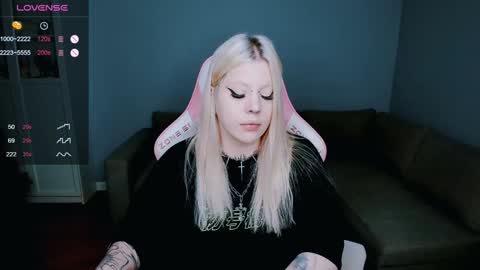 Snapshot of succubus_leslie chatting on 24, 12, 2024 succubus_leslie online show from 24, 12, 2024
