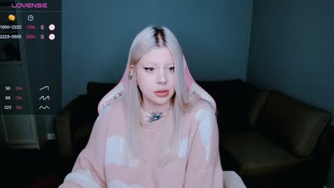 Snapshot of succubus_leslie chatting on 1, 1, 2025 succubus_leslie online show from 1, 1, 2025
