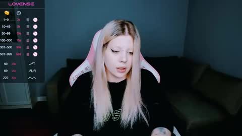 Snapshot of succubus_leslie chatting on 3, 3, 2025 succubus_leslie online show from 3, 3, 2025