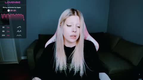 Snapshot of succubus_leslie chatting on 3, 3, 2025 succubus_leslie online show from 3, 3, 2025