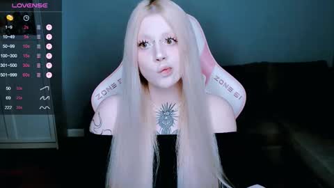 Snapshot of succubus_leslie chatting on 11, 9, 2025 succubus_leslie online show from 11, 9, 2025