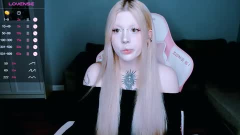 Snapshot of succubus_leslie chatting on 28, 9, 2025 succubus_leslie online show from 28, 9, 2025