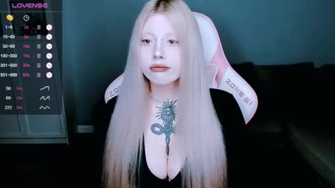 Snapshot of succubus_leslie chatting on 6, 10, 2025 succubus_leslie online show from 6, 10, 2025