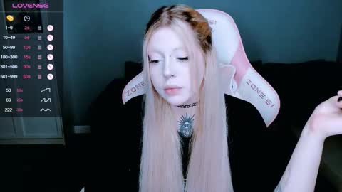 Snapshot of succubus_leslie chatting on 15, 10, 2025 succubus_leslie online show from 15, 10, 2025