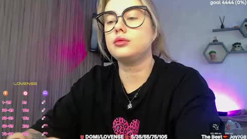 suchcute_ online show from 19, 2, 2026