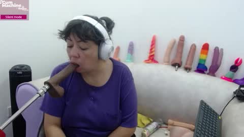 Snapshot of sucker_drool chatting on 28, 2, 2026 Sucky online show from 28, 2, 2026