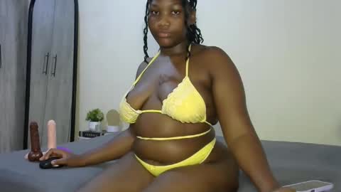 Snapshot of sucker_queen chatting on 4, 10, 2025 Beverly online show from 4, 10, 2025