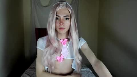 Snapshot of sue_krous chatting on 13, 5, 2026 sue online show from 13, 5, 2026