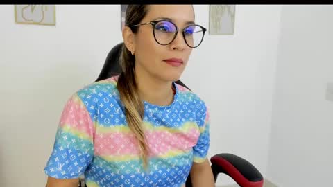 sugar_milff online show from 25, 1, 2025