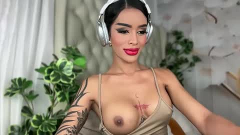 Snapshot of sugarhoneysw8 chatting on 10, 10, 2025 Jess online show from 10, 10, 2025